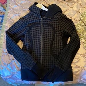 Women’s LuLu lemon sweatshirt